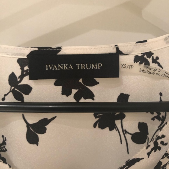 Ivanka Trump - NWOT Floral Blouse - Picture 8 of 9